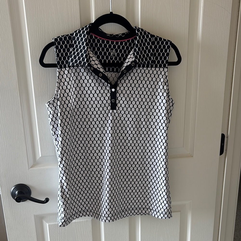 Tail Sleeveless Black and White Patterned Top
